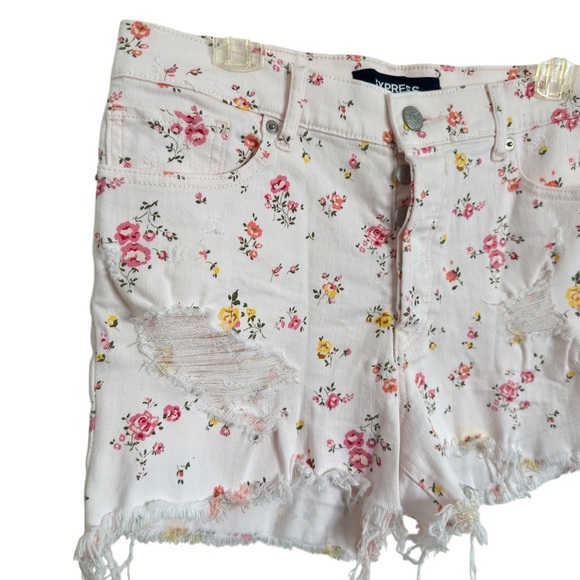 EXPRESS Floral distressed Denim Shorts, Women’s Size 6 - Picture 2 of 8